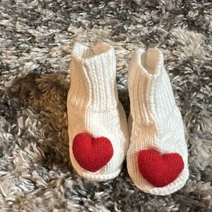 Heart knitted socks for newborn